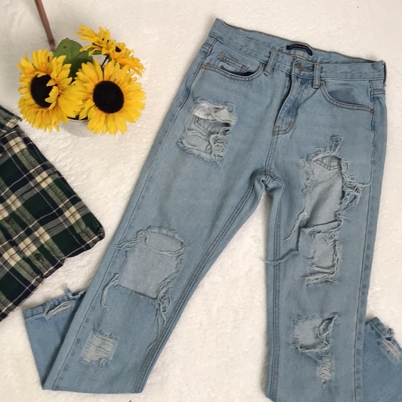 Brandy Melville Destroyed Boyfriend Jeans - Picture 5 of 7